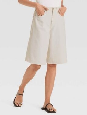 Cream Wide-Leg Bermudas
